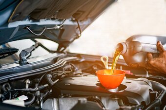 Oil change in Dubai