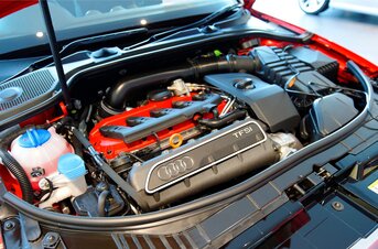Engine repair in Dubai